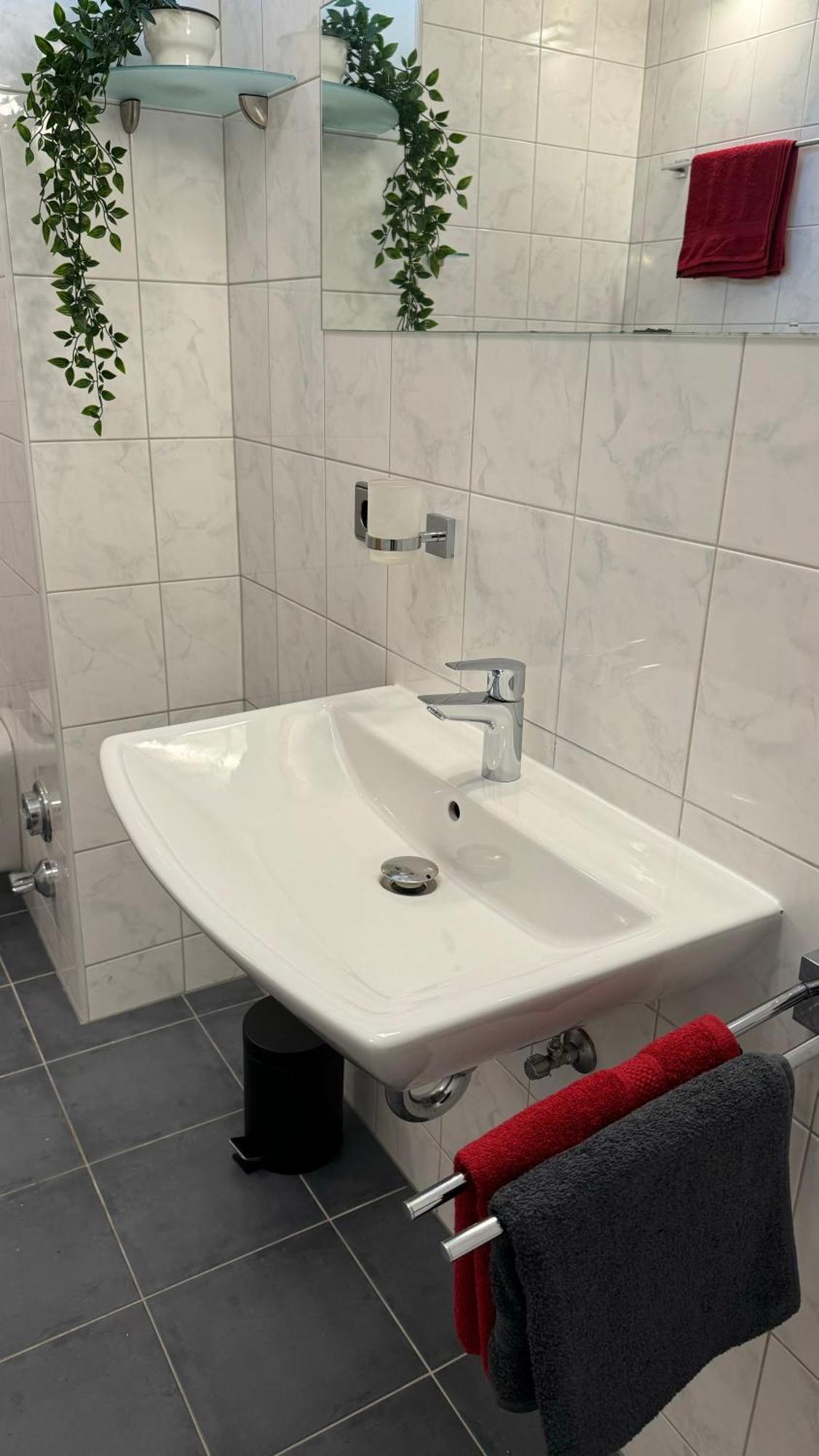 City Apartement Linz Fuer 5 Gaeste Mit Self-Checkin Und Kueche Eksteriør billede