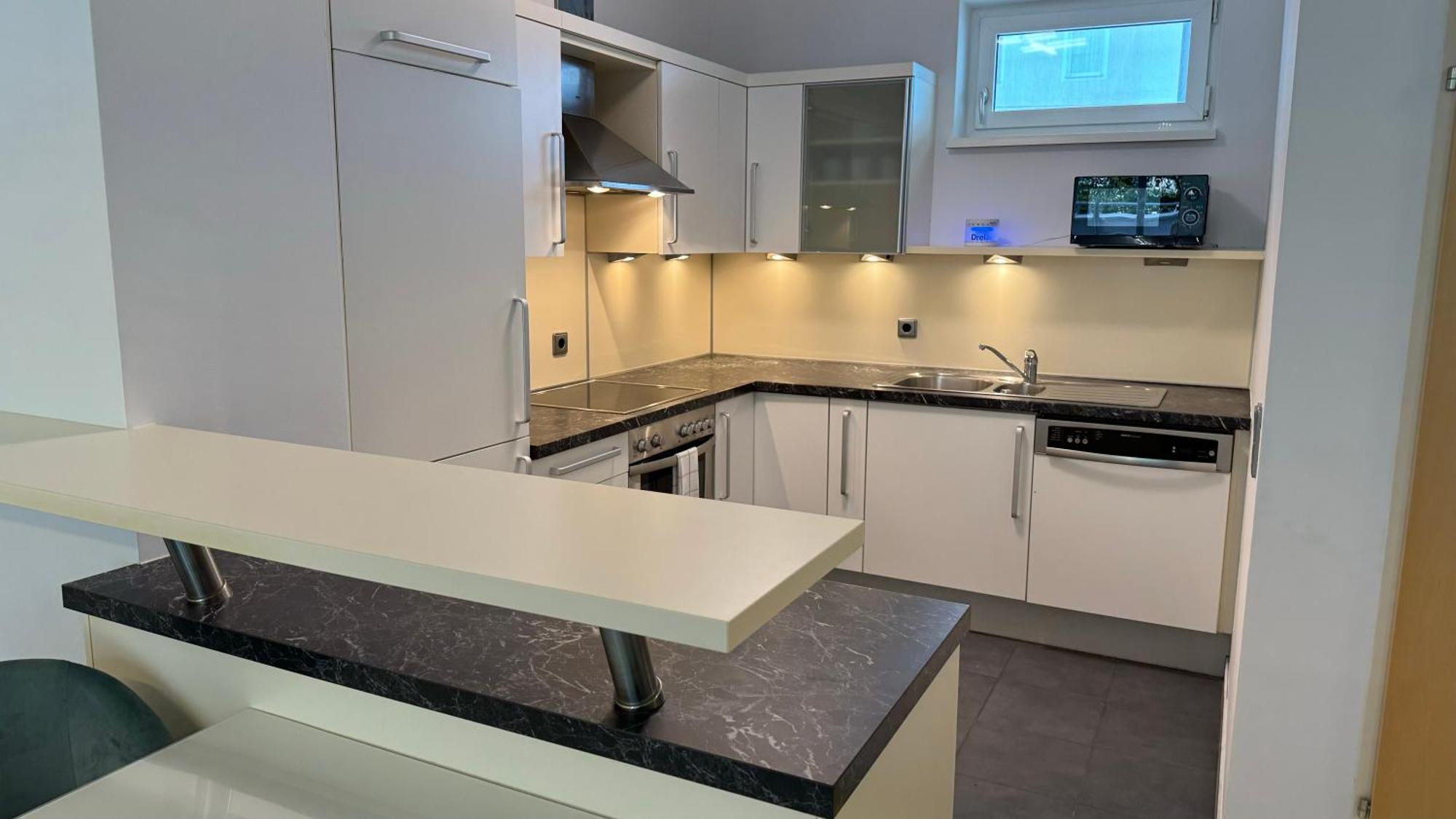 City Apartement Linz Fuer 5 Gaeste Mit Self-Checkin Und Kueche Eksteriør billede