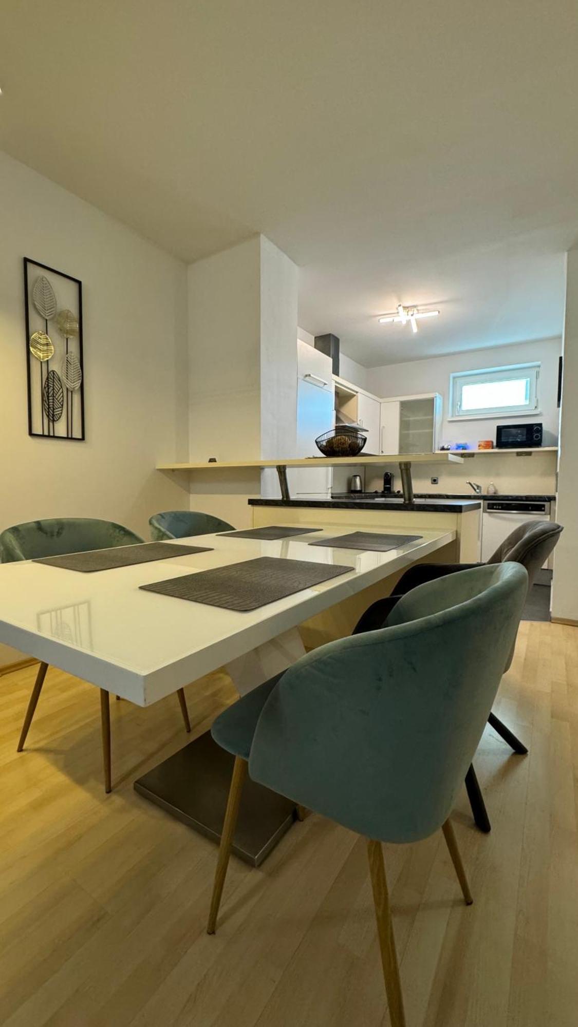 City Apartement Linz Fuer 5 Gaeste Mit Self-Checkin Und Kueche Eksteriør billede